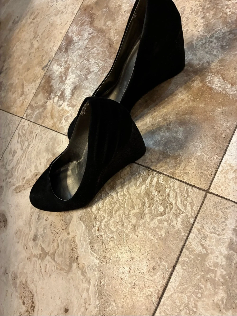 Bandolino Black Suede Round-Toe Pumps
